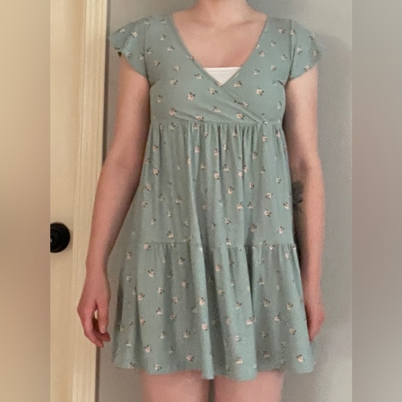 Dresses & Skirts - Sage green floral dress